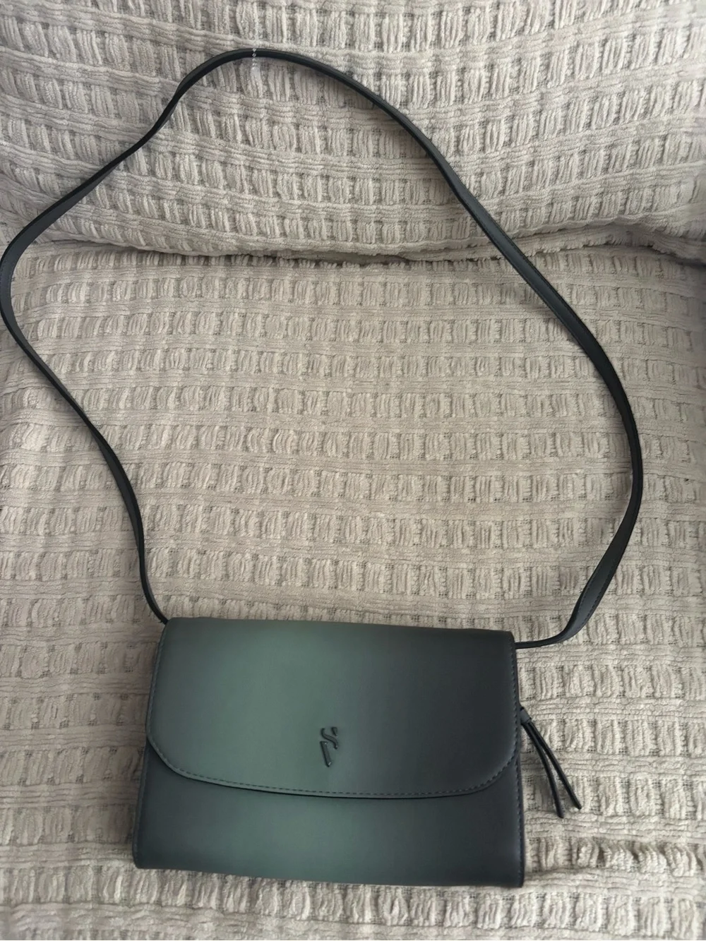 Simply Vera Vera Wang Signature Mini Crossbody bag - Picture 2 of 5